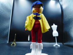 8 in hk yellow cape